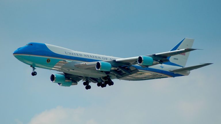 Obama è stato ad Aviano? Il mistero dell’Air force One