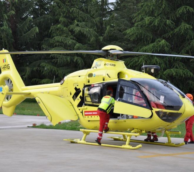 Morto il 17enne dopo la caduta in bicicletta