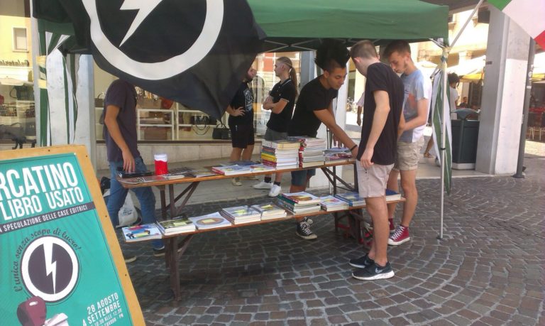 Scuola, mercatino del libro usato del Blocco Studentesco