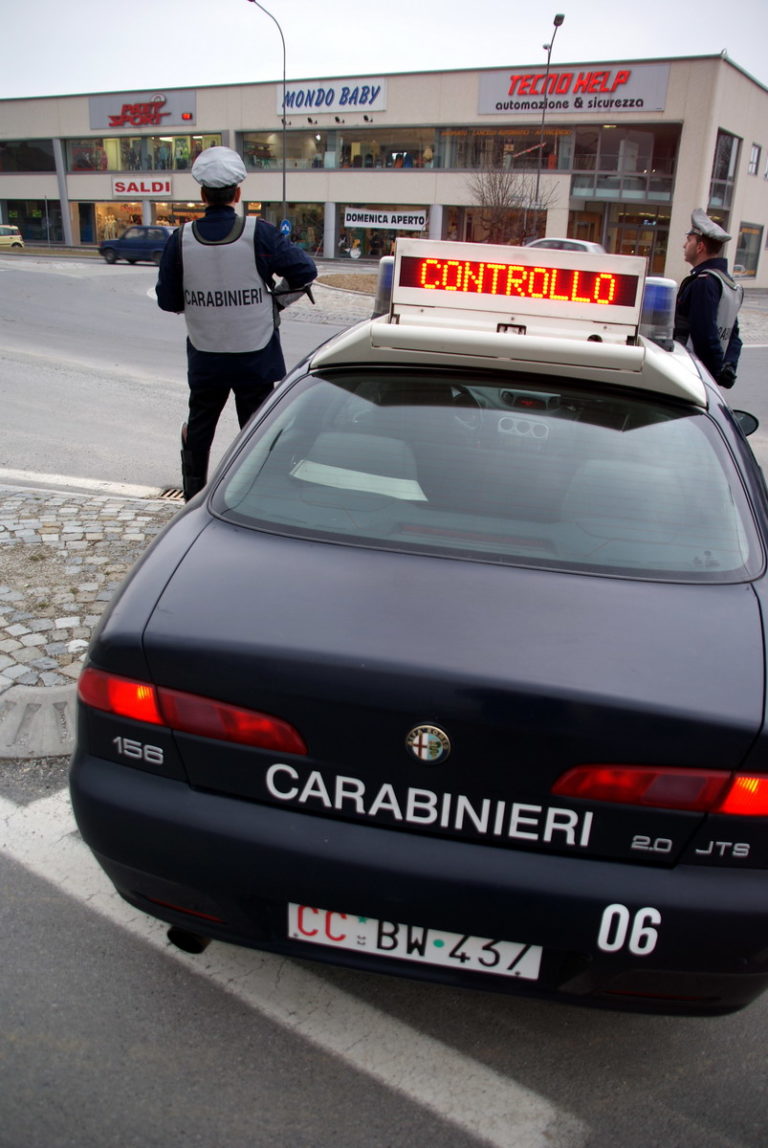 Carabinieri, arrestati giostrai per furti su autovetture