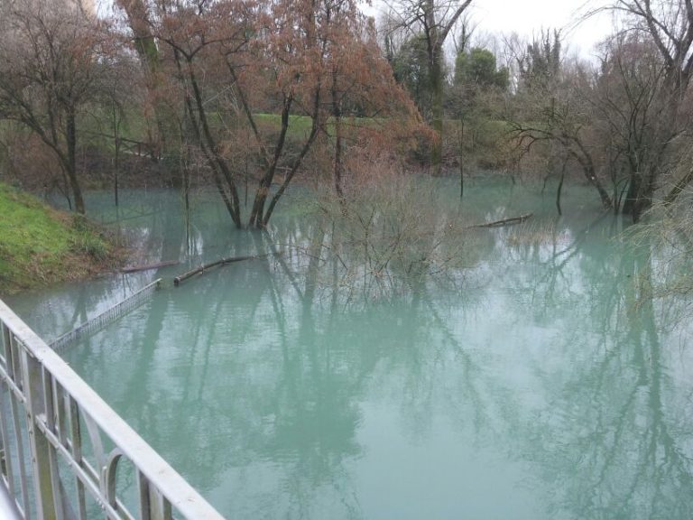 Allerta meteo rossa domenica 6 in provincia. Preoccupa il livello del Noncello