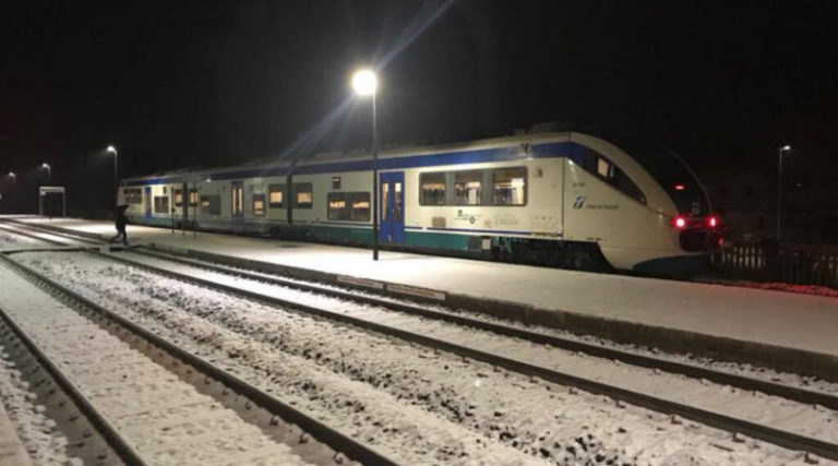 Ferrovia Sacile – Maniago, avvio a singhiozzo: lettera pendolari