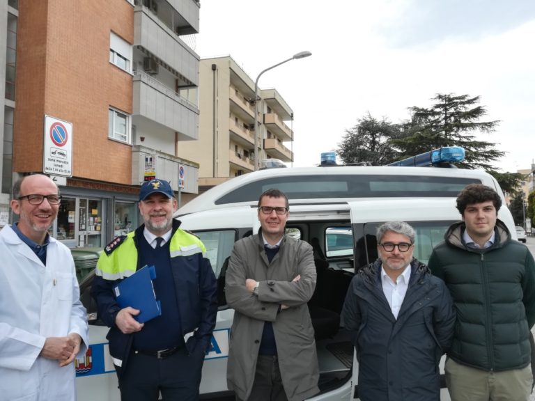 Quartieri, partito il nuovo servizio “Vigili in piazza”