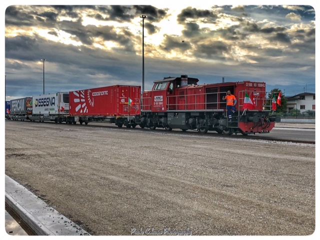 Grande festa per inaugurazione terminal ferroviario. Partito il primo treno