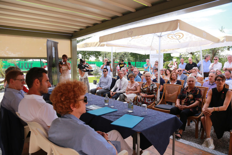 Tennis, al via Internazionali Fvg. Sponsor Serena Wines e Dolomia