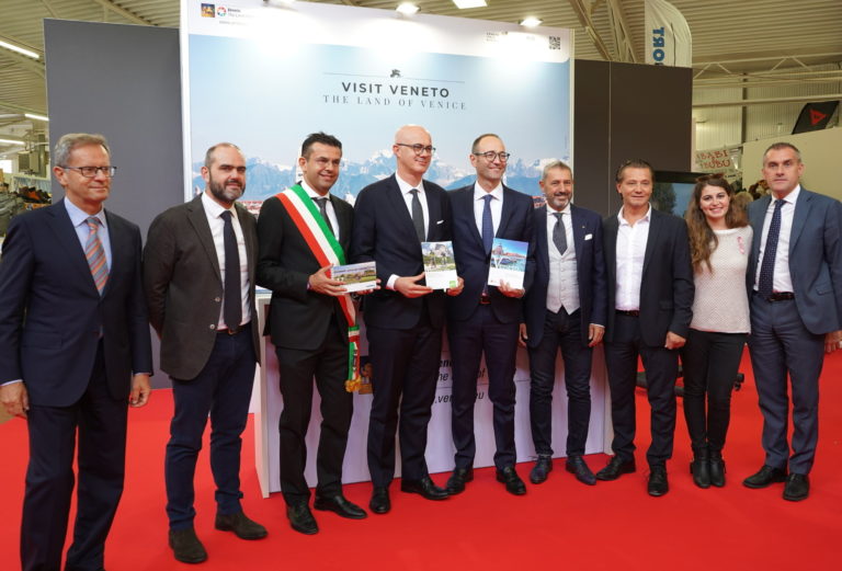 Longarone, aperta fiera turismo di montagna