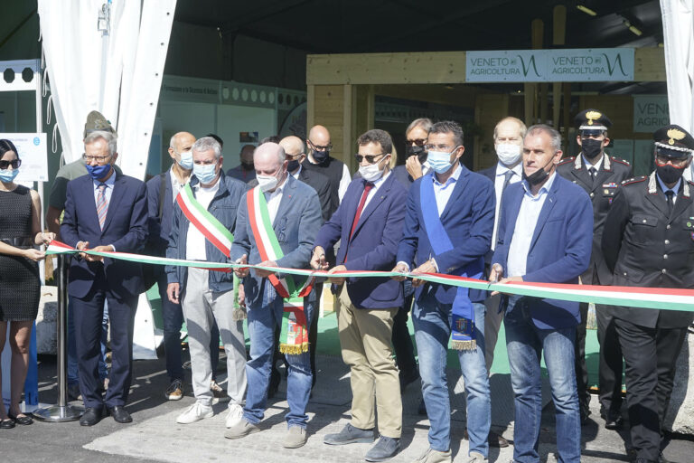 Pian del Cansiglio, inaugurata terza edizione Fiera e Festival Foreste